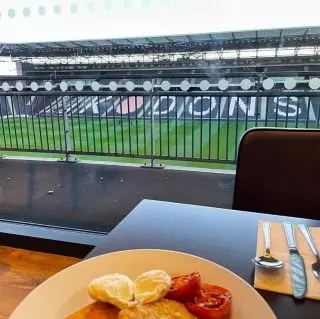 Breakfast this morning at @stadium.mk #MiltonKeynes #MKDons #hashbrowns